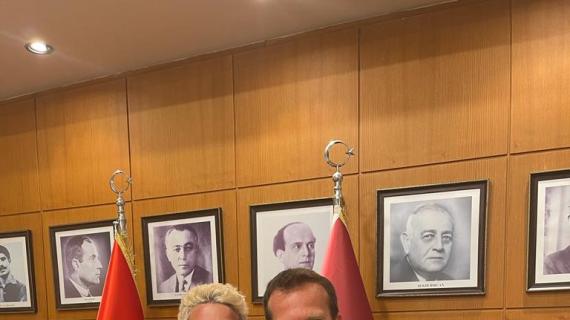 Mertens dice addio al Galatasaray (e al calcio?): gol su rigore e saluti tra le lacrime