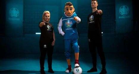 Euro 2020, scelta la mascotte della competizione: l'UEFA presenta Skillzy