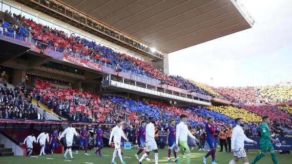 Stampa spagnola già divisa su Vitor Roque: il gol mangiato col Las Palmas fa discutere