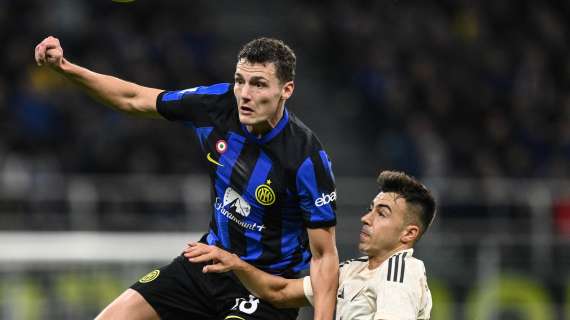 Inter, Pavard prosegue il recupero dell'infortunio. Intanto passeggia per le vie di Milano