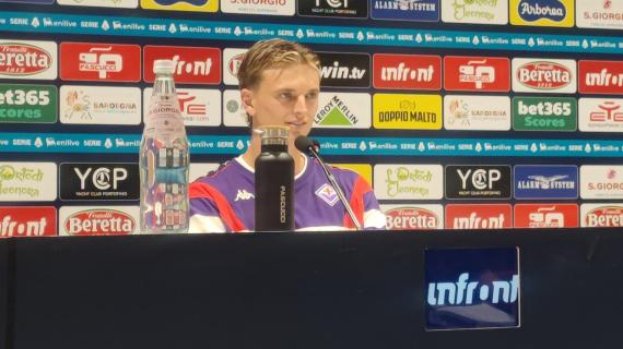 Gudmundsson non dribbla l'obiettivo Champions: "Fiorentina forte, con un buon allenatore"