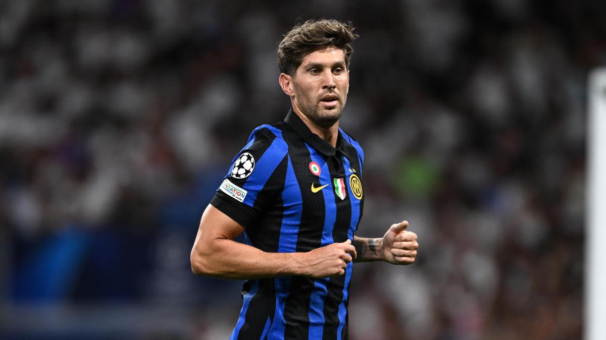 Risentimento ai flessori per Stones: il difensore dell'Inter farà domani gli esami