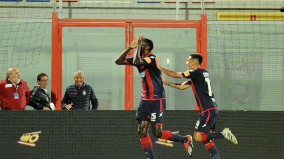 Serie B, tutti i risultati all'intervallo: Benevento sotto a Crotone, tante emozioni a Perugia
