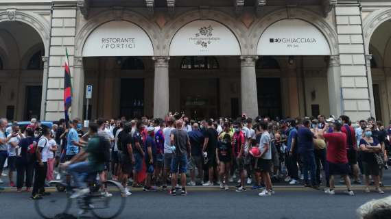 TMW - Bologna, 300 tifosi attendono Arnautovic: cresce l'attesa per l'arrivo dell'austriaco