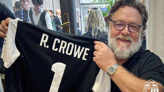 Russell Crowe e la passione per il calcio: "Sono laziale. All'Olimpico potrei diventare matto"