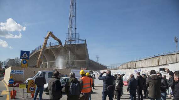 Padova, inizia demolizione tribuna Est dello Stadio Appiani