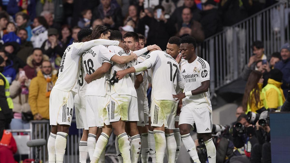 Real Madrid, prima gioia per Arbeloa: 2-0 al Levante, a segno Mbappé e Asencio