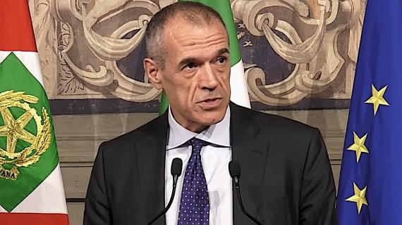 L'economista Cottarelli: "Salviamo i club italiani con l'azionariato popolare"