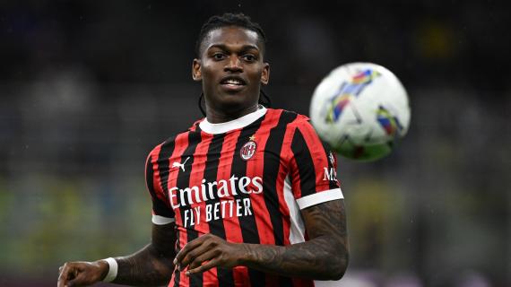 Milan, Leao si scalda per la finale di Coppa Italia. Fofana e Tomori verso il recupero