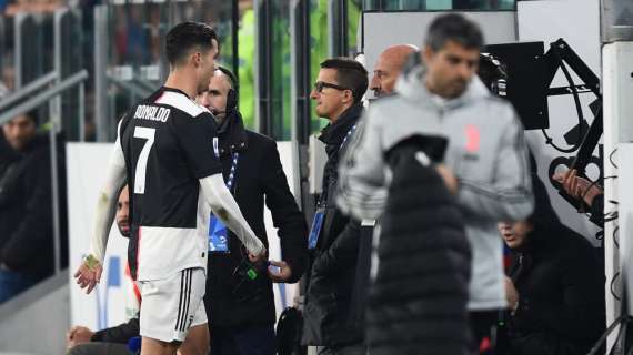 FOTO - La rabbia di Ronaldo in immagini. L'uscita dal campo di CR7