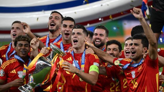 "Gibilterra è spagnola". Polemica per il coro lanciato da Rodri e Morata durante la festa