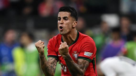 Cancelo non ha intenzione di lasciare il Barcellona. Dalla Spagna sicuri: niente Juve