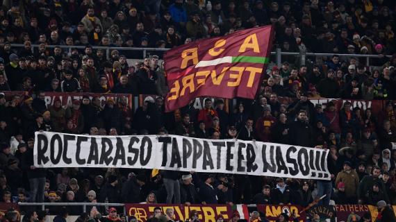 Tifosi Roma pungono il Napoli: "Solidarietà alla popolazione di Roccaraso". La foto