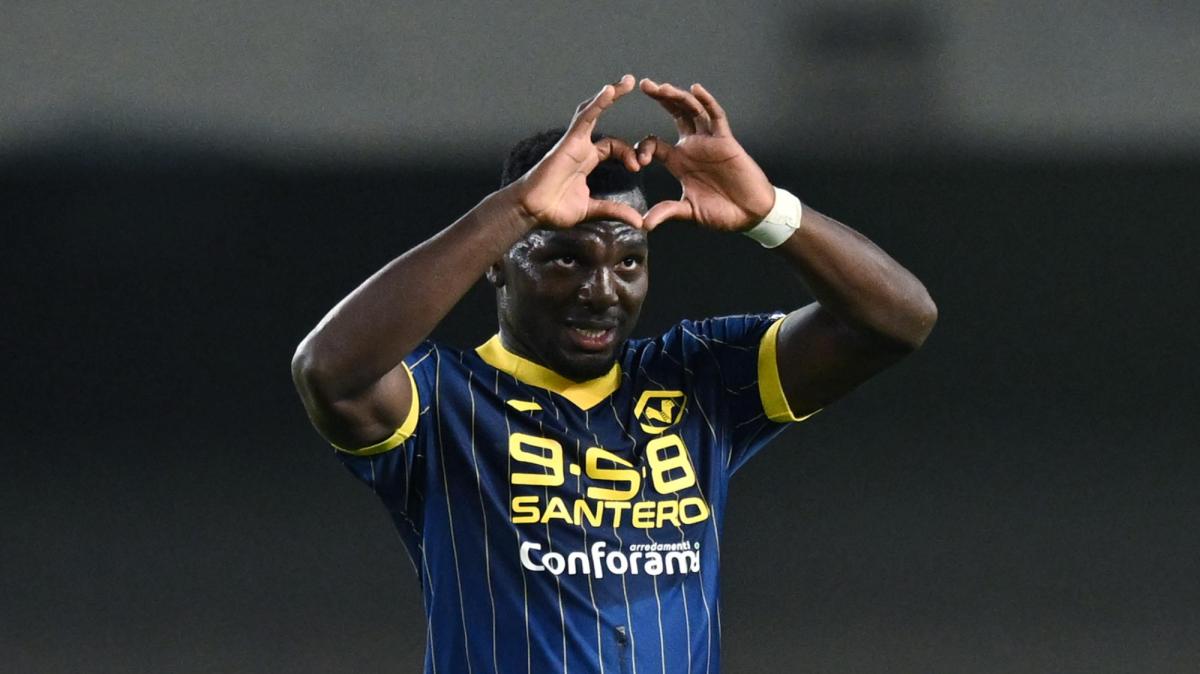La doppietta di Mosquera lanca l'Hellas Verona: "Io un bomber, vogliamo tornare in Serie A"