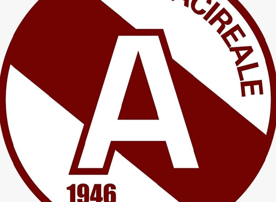 Minacce e offese all'arbitro. Maxi multa all'Acireale e squalifica di un anno al capitano del club