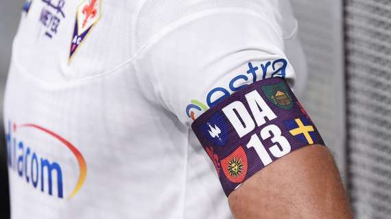 3 anni dalla scomparsa di Astori, la Fiorentina twitta la sua fascia da capitano