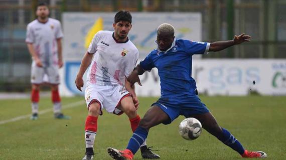 Novara, Ngamba risolve il contratto con il club piemontese dopo soli sei mesi