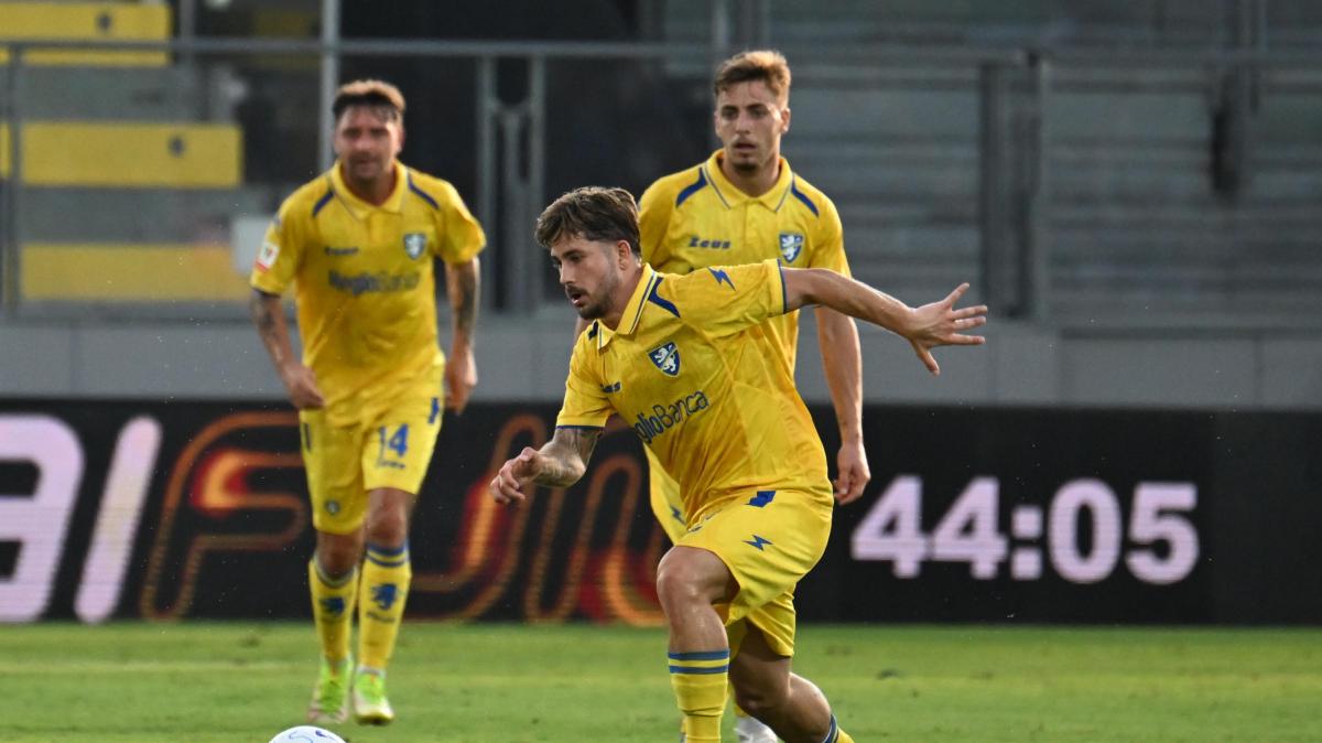 Frosinone-Como, le probabili formazioni: Schmid sulla trequarti, Kean fa spazio a Douvikas