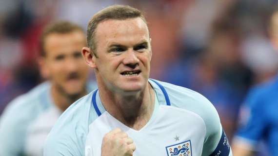 Rooney ricorda: "A Euro2004 ho distrutto Lilian Thuram, con il Var sarei stato espulso"