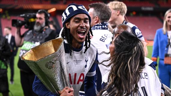 Djed Spence rinnova con il Tottenham: nuovo contratto a lungo termine per l'ex Genoa