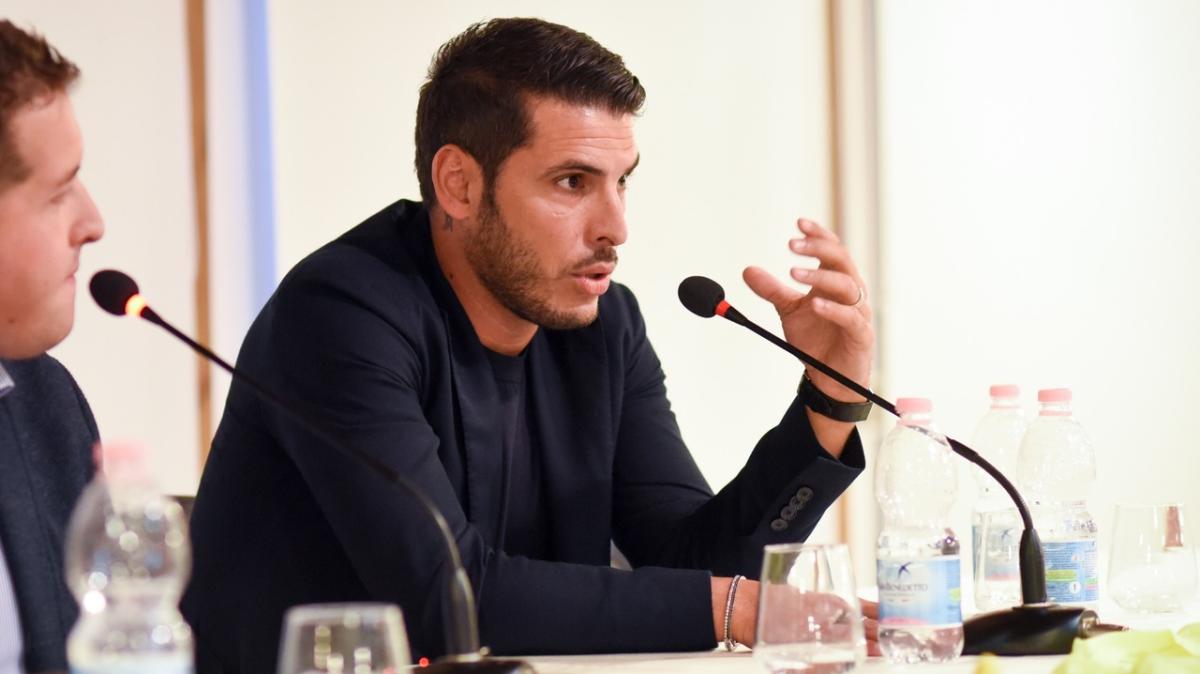 Cagliari, Accardi: "Valutiamo il futuro di Belotti, non confermeremo Dossena"