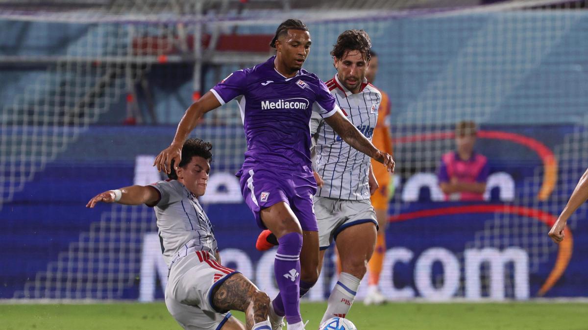 La Fiorentina la sblocca con Pellegrino e protesta per due rigori: contro il Pisa è 1-0 al 45'