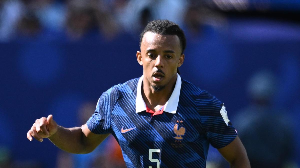 Francia, Koundé: "Era difficile giocare questa partita. Per me non si doveva nemmeno disputare"