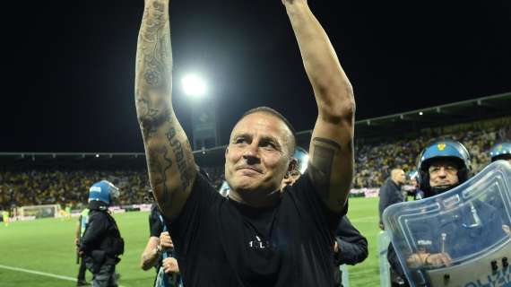 Sofferenza e poi gioia finale: Cannavaro festeggia in Serie A anche da allenatore