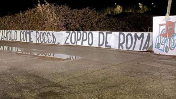 TMW - Roma-Lazio, striscione shock: "Zaniolo zoppo come Rocca"