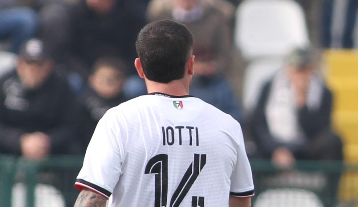 La Pro Vercelli prolunga il contratto con Iotti: nuova scadenza fissata al 2029