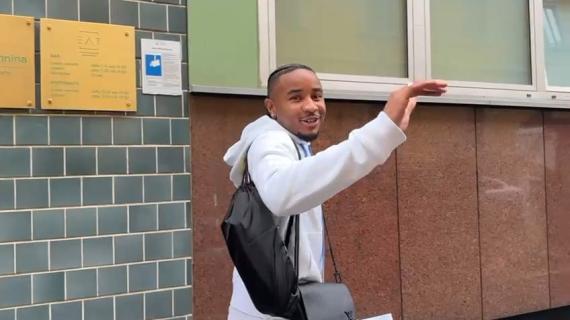 Nkunku: "Quando mi ha chiamato il Milan ho sentito un brivido. Leao è eccellente"