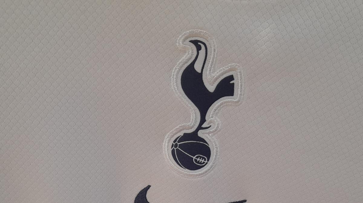 Tottenham, cessione in prestito per Scarlett: l'attaccante passa all'Hibernian