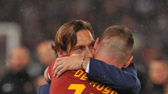 Totti: "Cassano poteva restare 20 anni alla Roma. De Rossi un fratello a cui ho fatto da tappo"