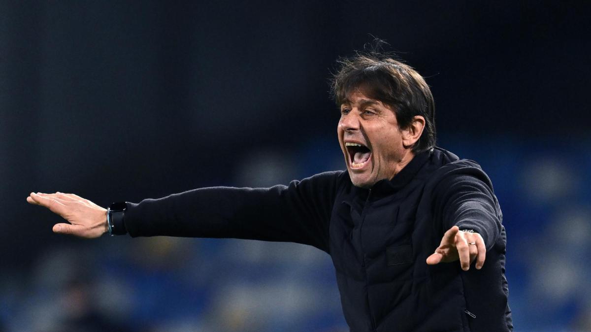 Napoli, rigori fatali contro il Como in Coppa Italia. Il Mattino in prima pagina: "Accoppati"