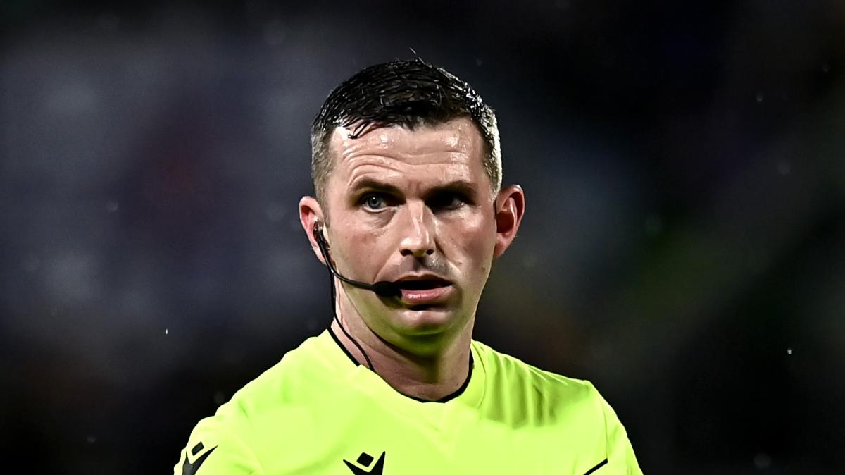 Scelto l'arbitro per Turchia-Italia in Nations League: sarà l'inglese Michael Oliver
