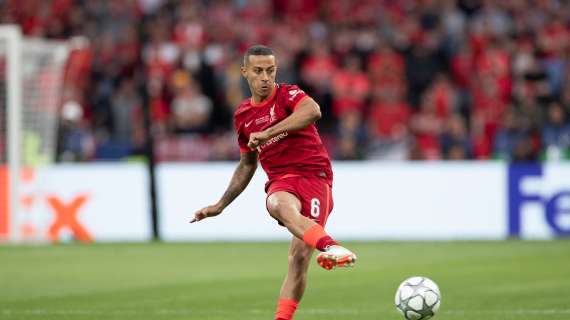 Liverpool, subito guai per Thiago Alcantara: lo spagnolo sarà assente per sei settimane