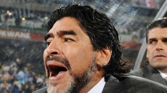 1 marzo 1987, contro la Samp Maradona segna di testa... rasoterra 