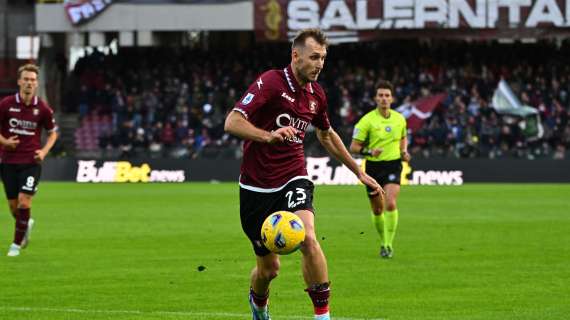 Il Lecce passa al primo tentativo: autorete di Gyomber, è 1-0 all'Arechi contro la Salernitana