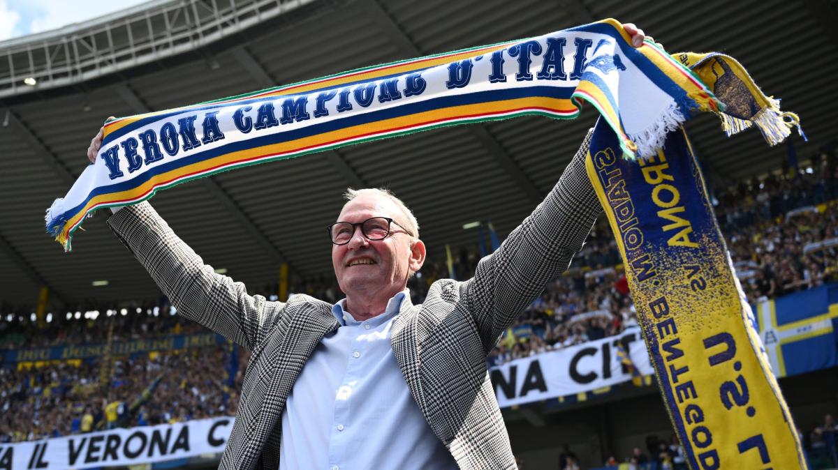 Hellas Verona, presentata la nuova maglia con lo scudettato Elkjaer Larsen come testimonial
