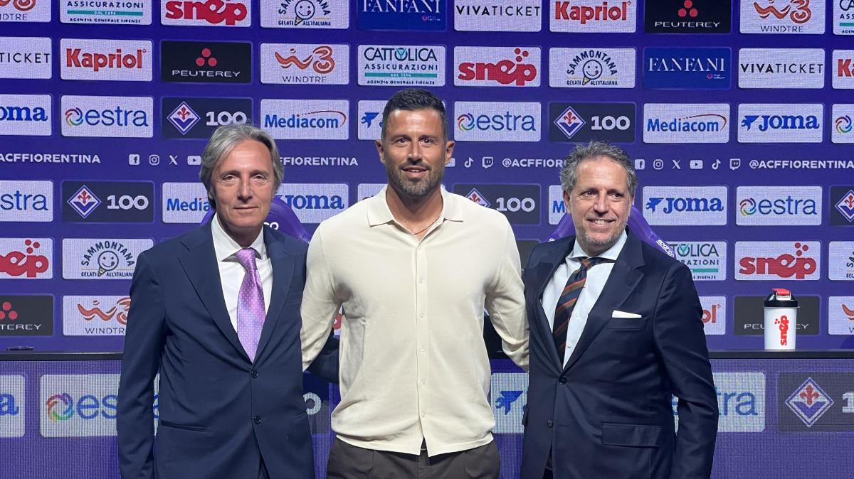 Fiorentina, tra volti nuovi, trattative bollenti e addii vicini, inizia oggi il ritiro estivo al Viola Park