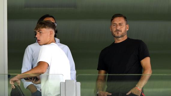 Totti, Ilary e Noemi al Tre Fontane per Cristian: nessun contatto e gelo tra l'ex coppia