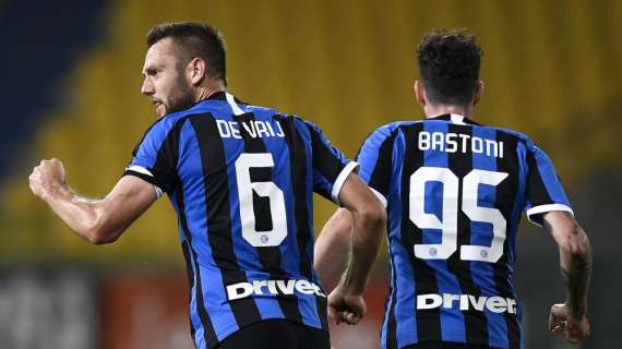 L'arbitro Maresca non brilla in Inter-Parma: pasticcio col Var sull'on field review