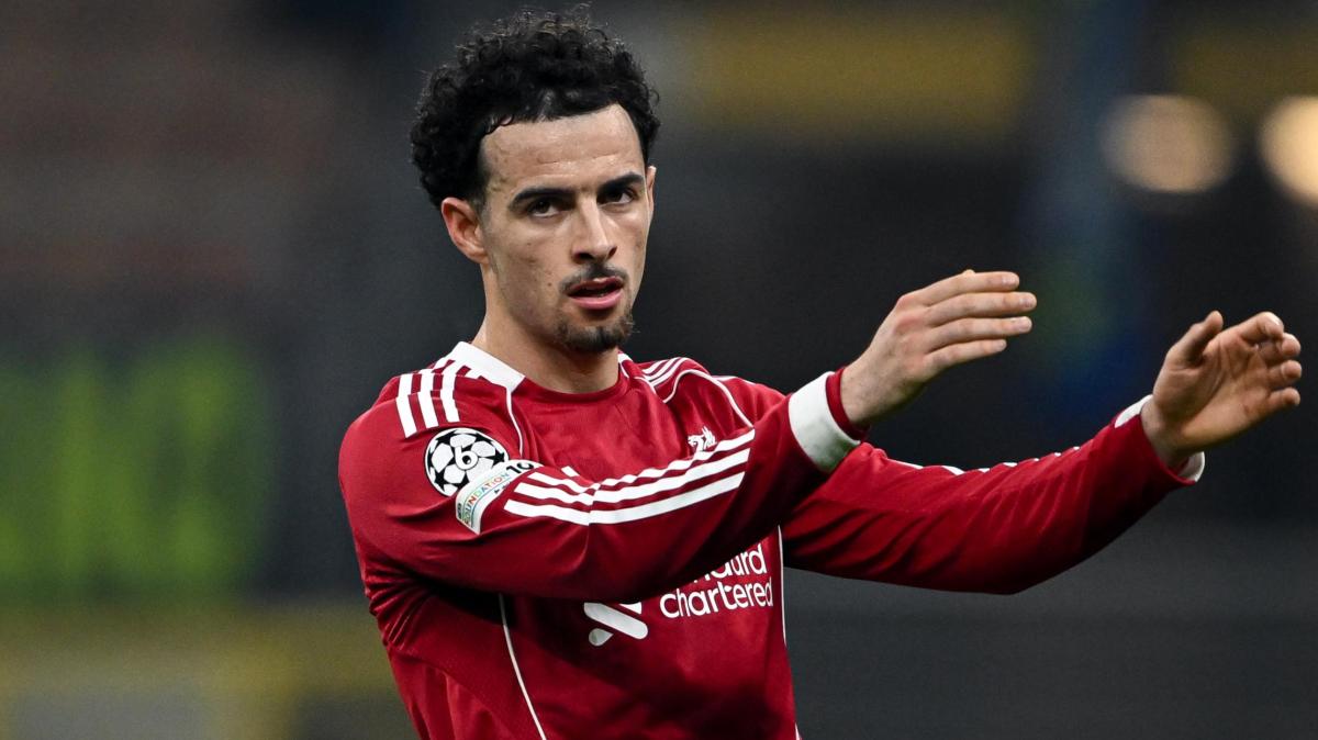 Liverpool-Como, le formazioni ufficiali: l'obiettivo interista Jones ancora out