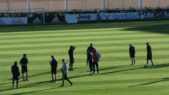 TMW - Juventus, allenamento in corso. Prima CR7 a colloquio con Sarri
