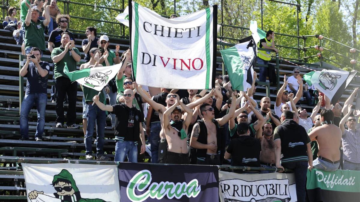 Chieti, Margiotta lancia la raccolta fondi: "Aiutate noi, non la società"