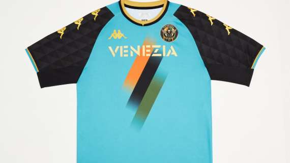FOTO - Venezia, presentata la terza maglia: il comunicato ufficiale del club
