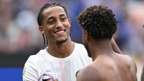 Rissa nel finale e manata di Luis Enrique, Joao Pedro attacca: "Il PSG non sa perdere"