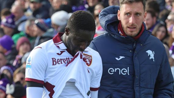 Torino in dieci uomini contro la Fiorentina dopo mezz'ora. Folorunsho fa espellere Dembelé