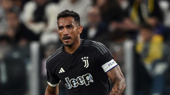 Juventus, anche oggi capitan Danilo si è allenato a parte: con la Fiorentina non ci sarà