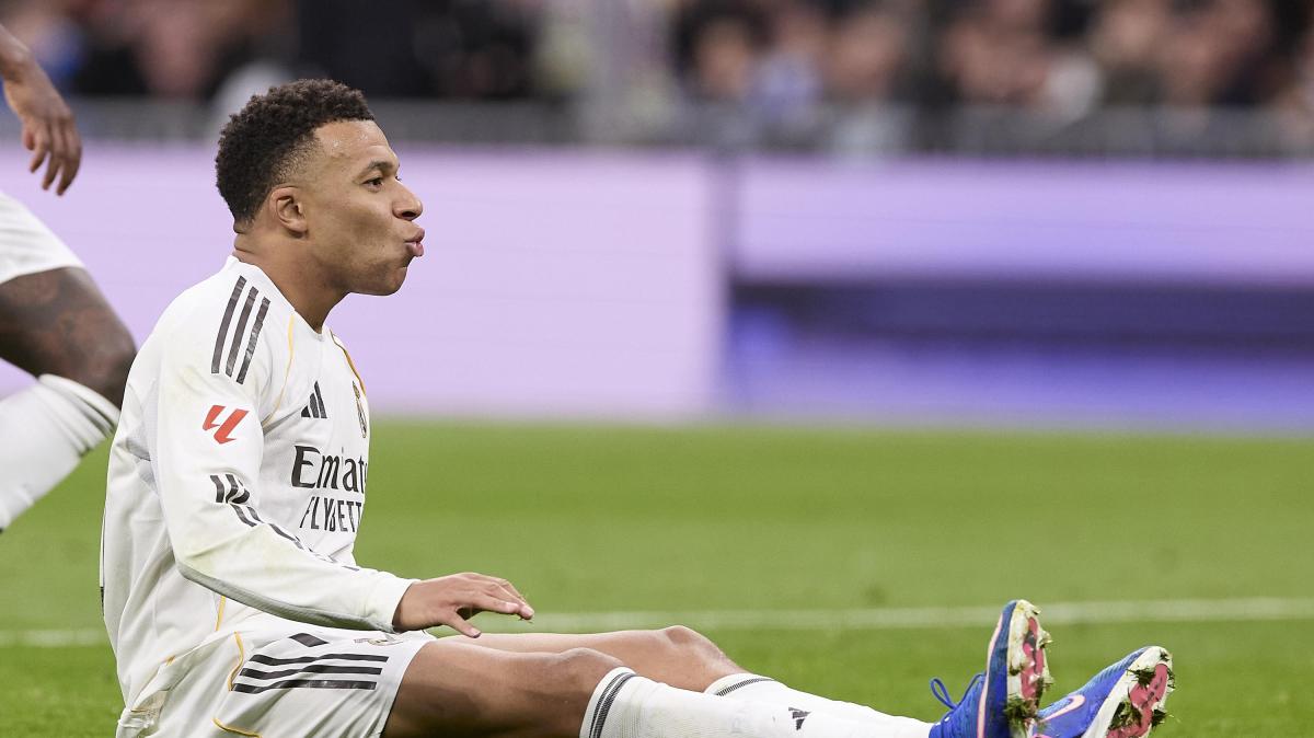 Incerti i tempi di recupero, Mbappé fa tremare Real e Francia: quando tornerà in campo?